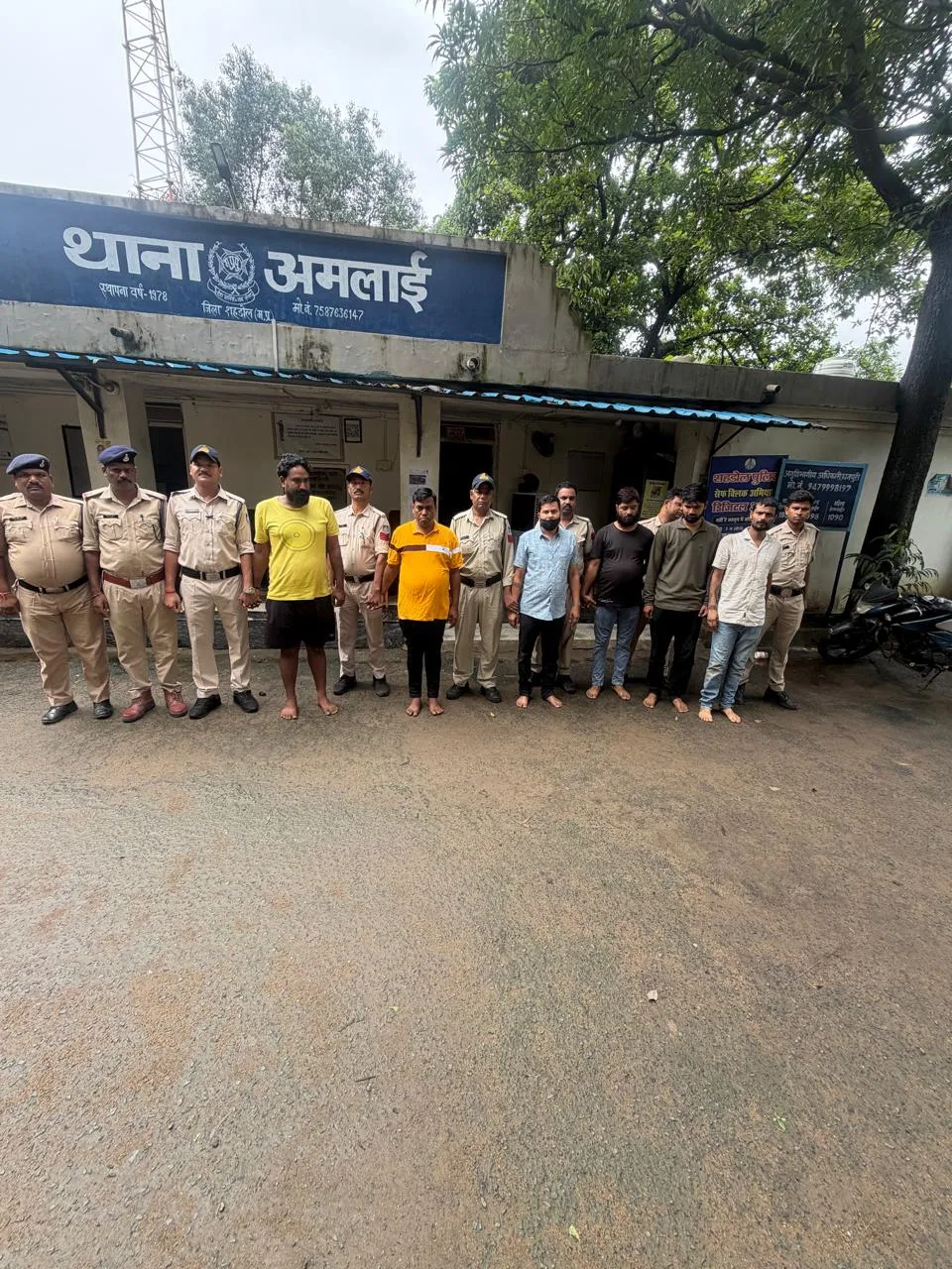अमलाई पुलिस की जुआ फड़ पर दबिश, 06 जुआरी गिरफ्तार, 2.16 लाख का मशरूका जब्त