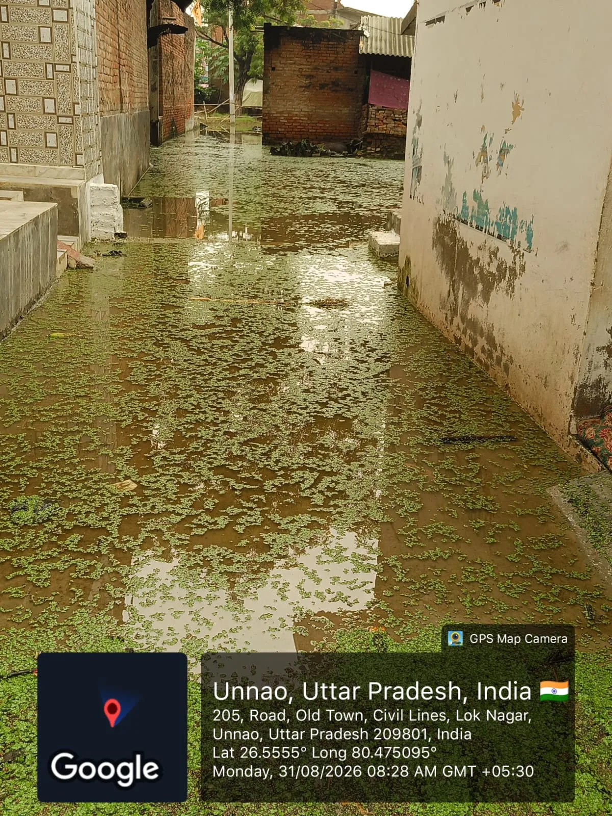 भीषण बारिश से गांव में जलभराव, घरों के अंदर घुसा पानी
पानी निकासी का रास्ता नहीं होने से ग्रामीण परेशान,
