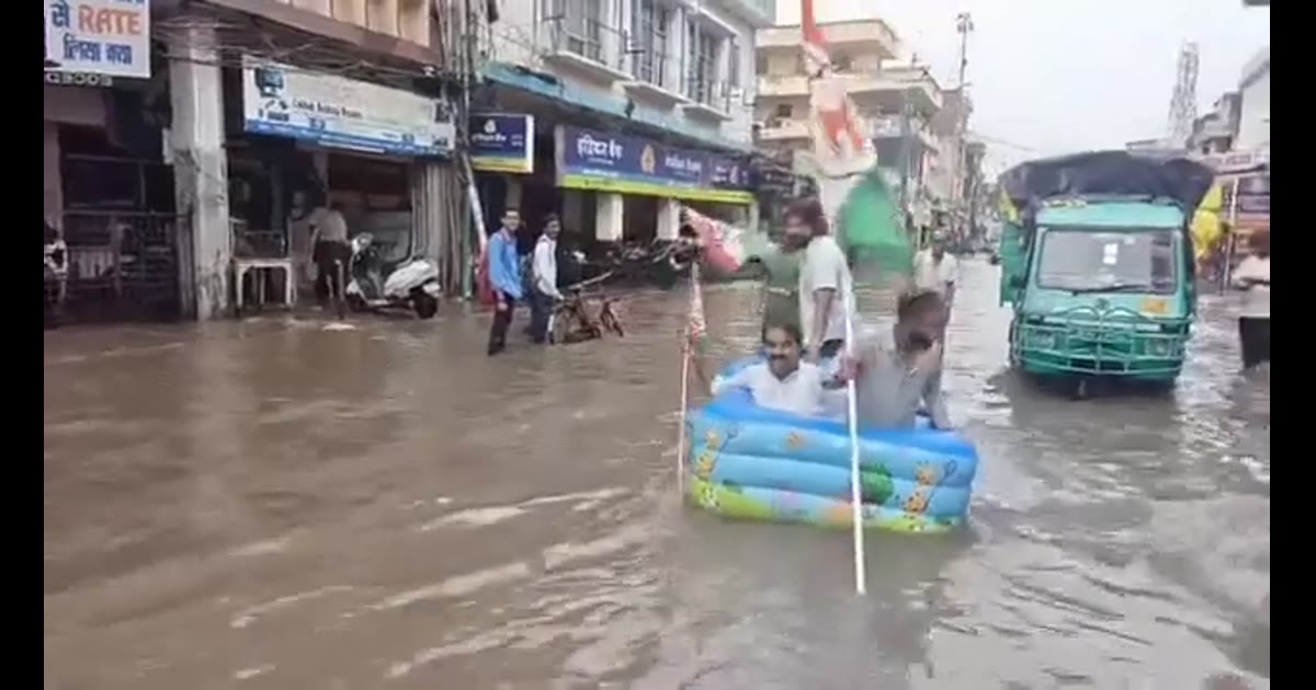 कानपुर में तेज बारिश से गोविंद नगर में जलभराव, खुले नाले बने खतरे का सबब