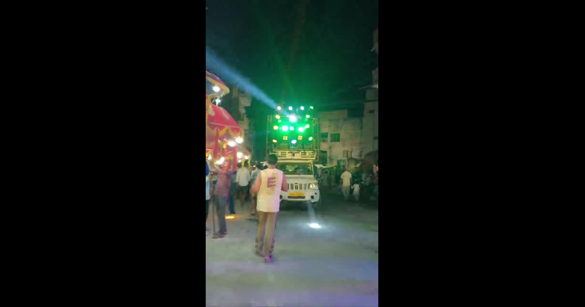 गोरखपुर में धूमधाम से निकली भगवान झूलेलाल की भव्य शोभायात्रा, जयकारों से गूंजा शहर