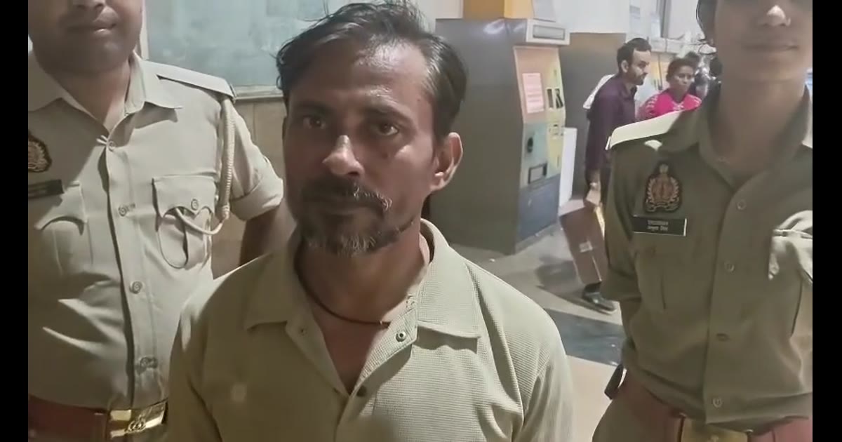 गाजियाबाद में भीड़ के बीच गुम हुई 4 साल की बच्ची, पुलिस ने तलाशकर पिता को सौंपा।