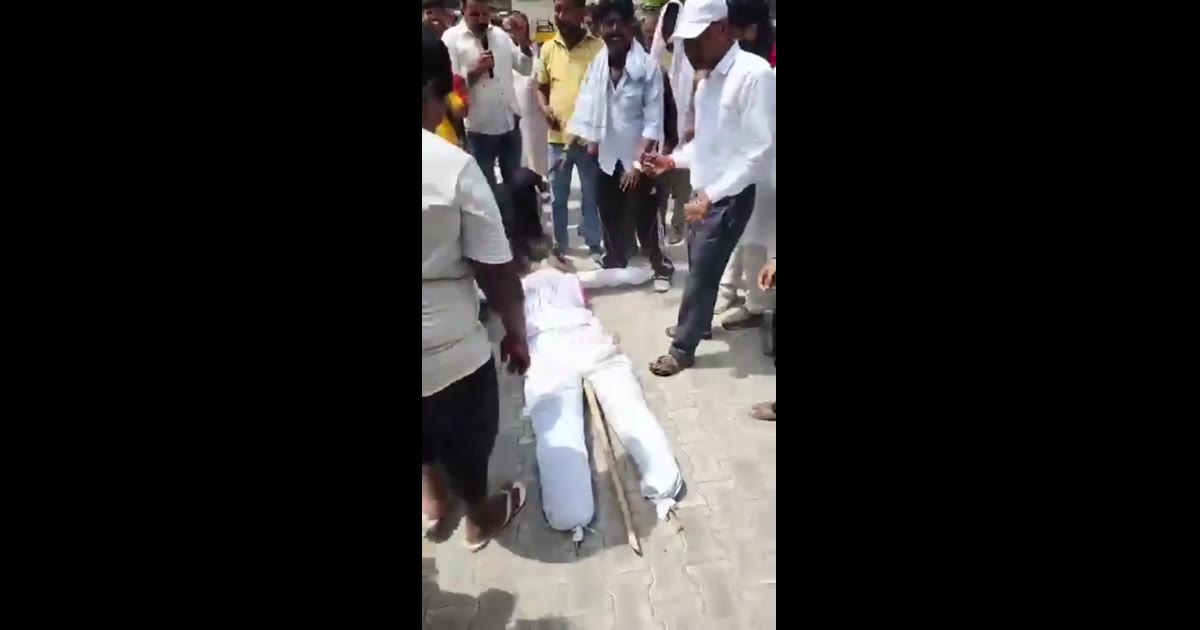 सफाई सैनिकों का प्रदर्शन, हरियाणा सरकार के मंत्री का पुतला फूंका